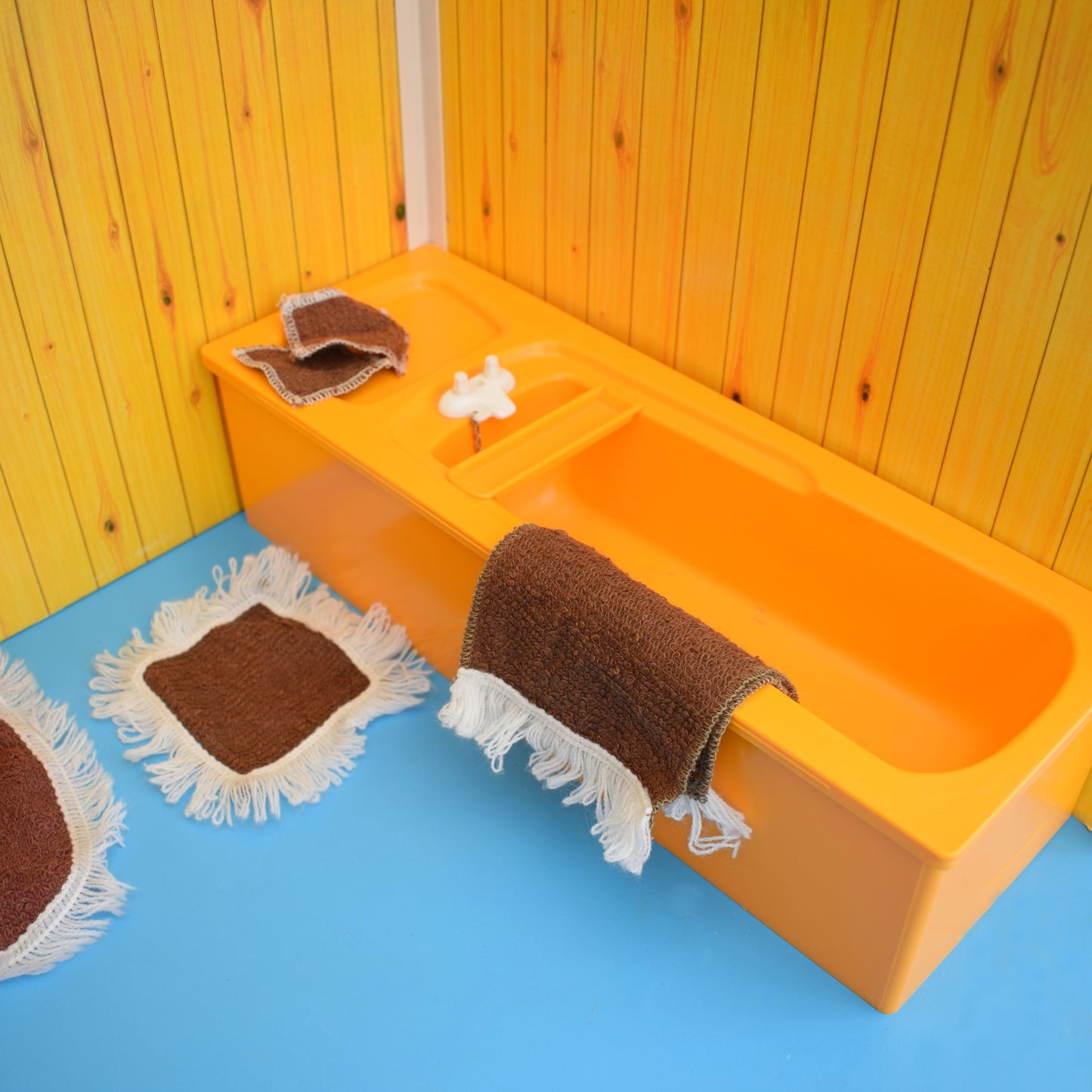 Vintage 1970s Sindy Doll Bathroom Set by Pineapple Retro