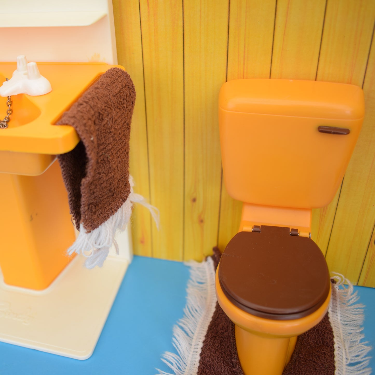 Vintage 1970s Sindy Doll Bathroom Set by Pineapple Retro