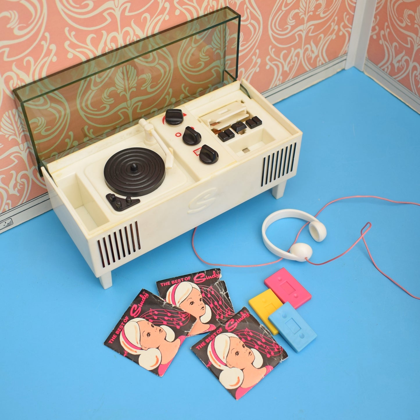 Vintage 1970s Sindy Doll Lounge Pieces