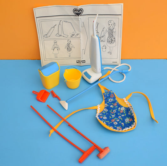 Vintage 1970s Sindy Doll Cleaning Set