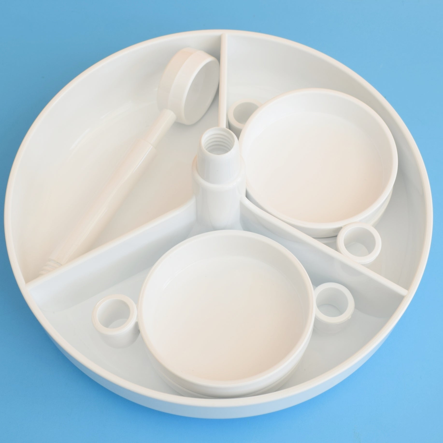 Vintage 1970s Plastic Party Snack Set - White by Vintage