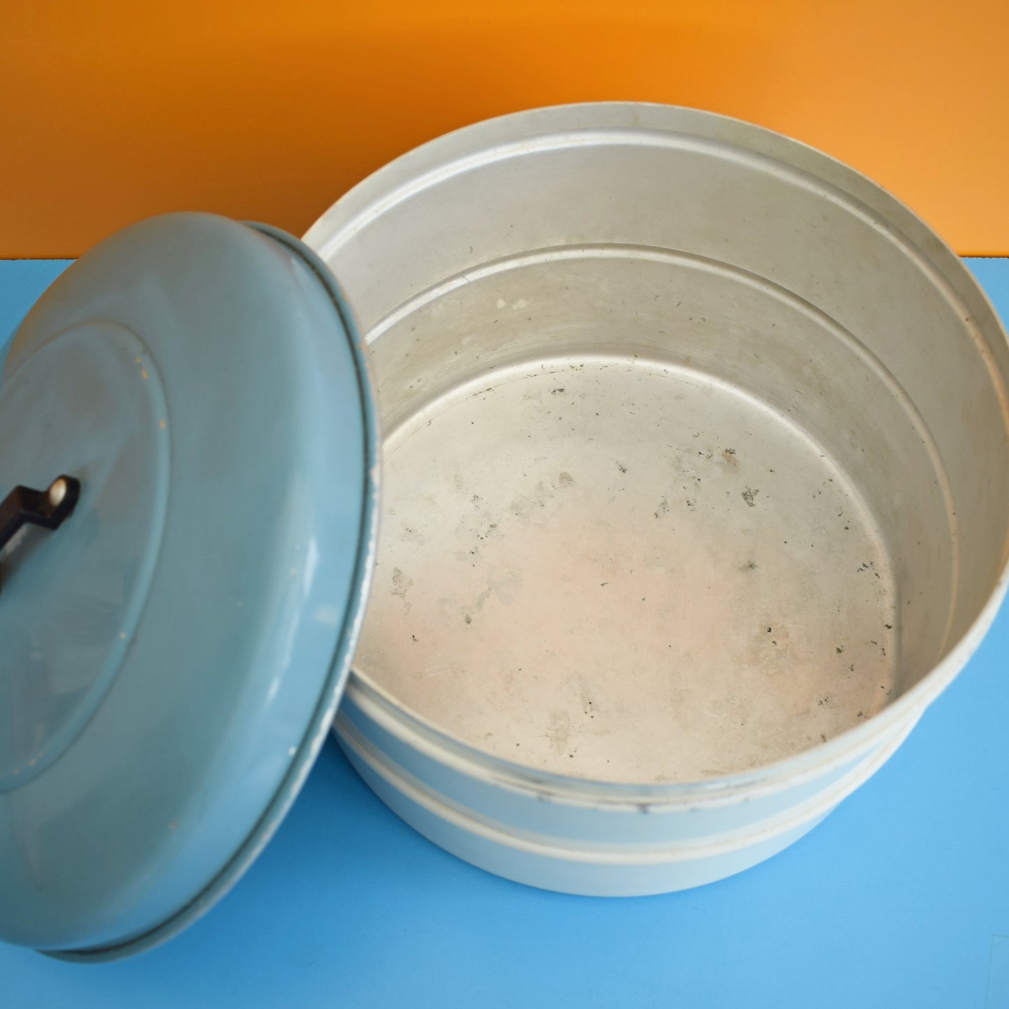 Vintage 1950s Metal Cake Tin - Garrison