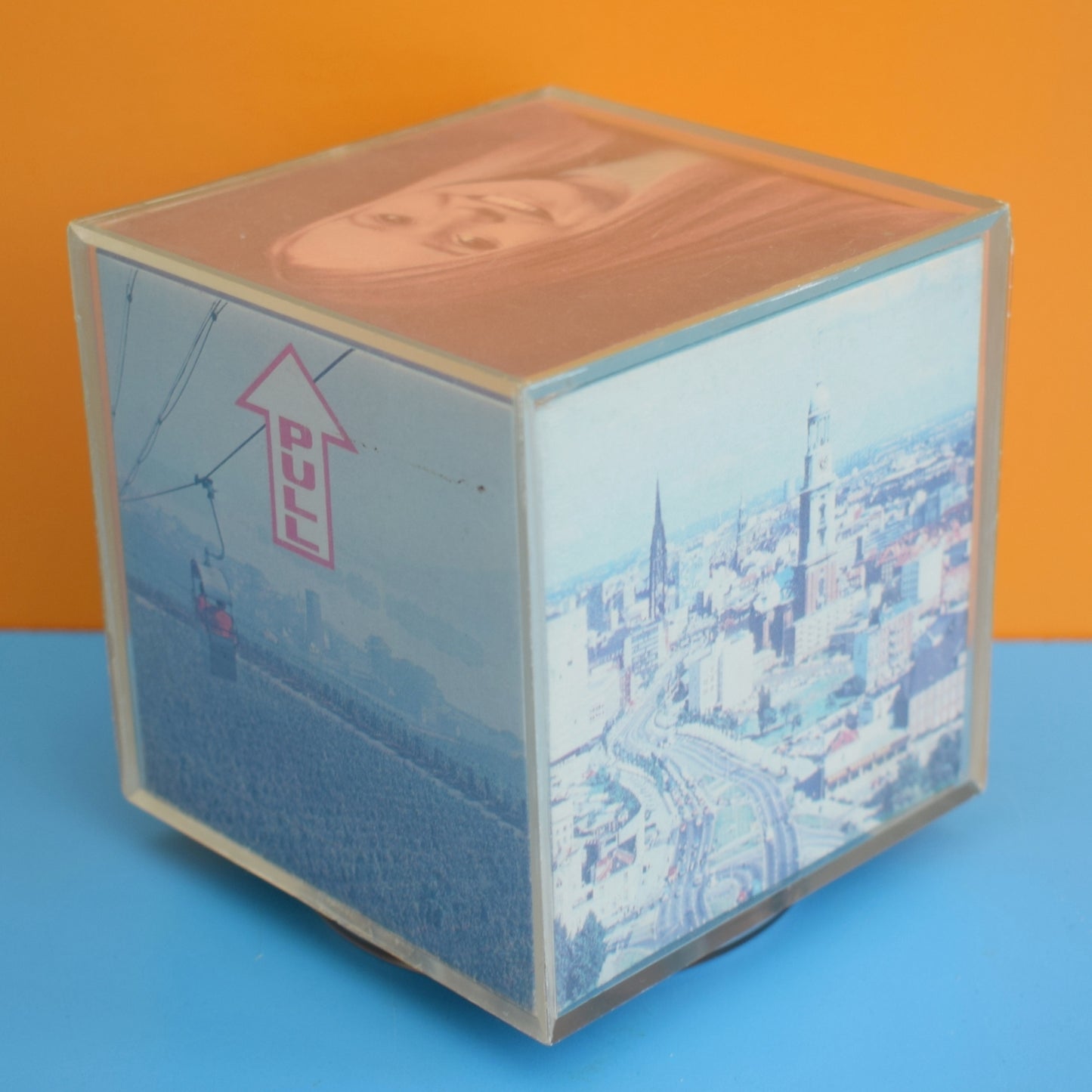 Vintage 1970s Musical Photo Cube by Vintage