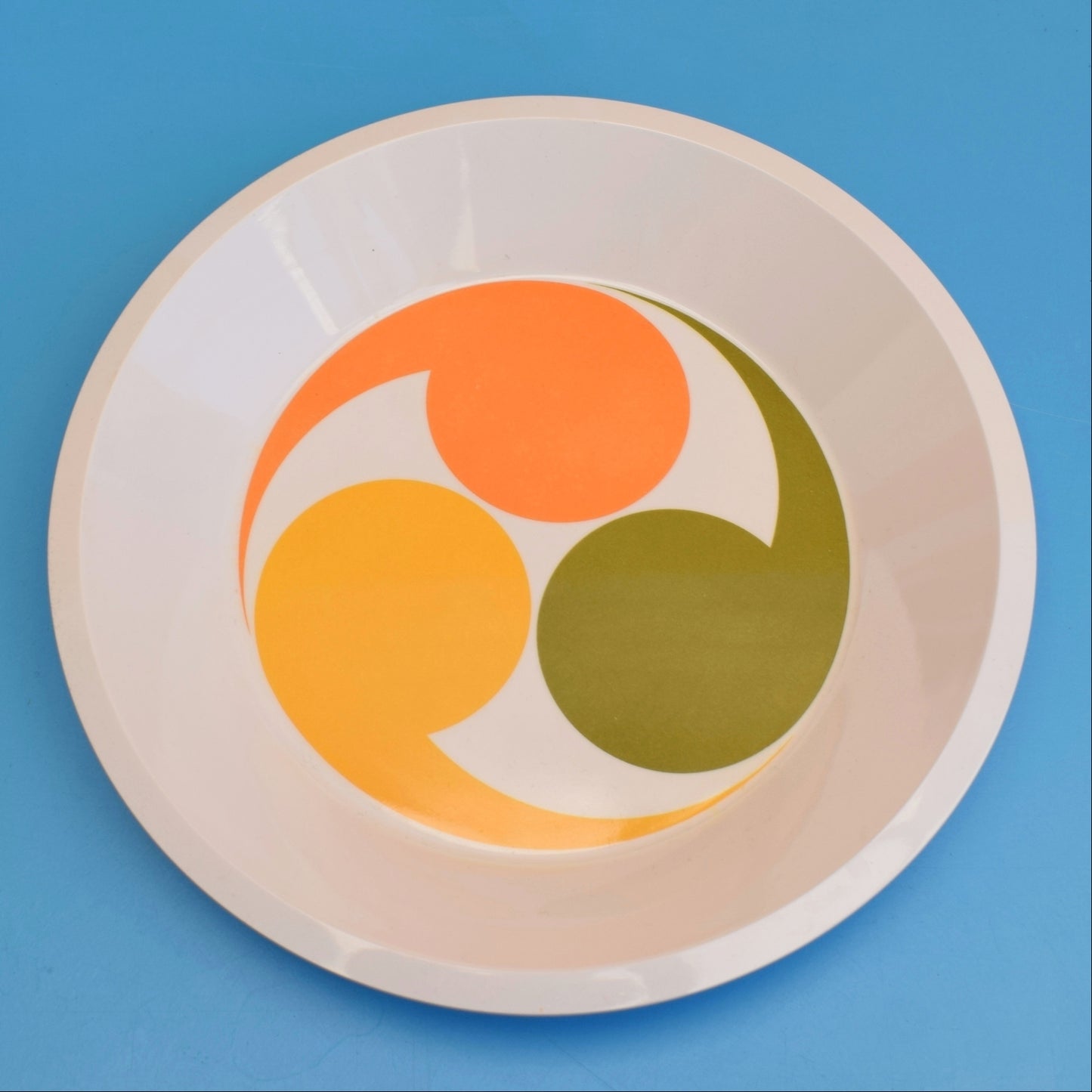 Vintage 1970s Melamina Style Plastic Plates / Bowls