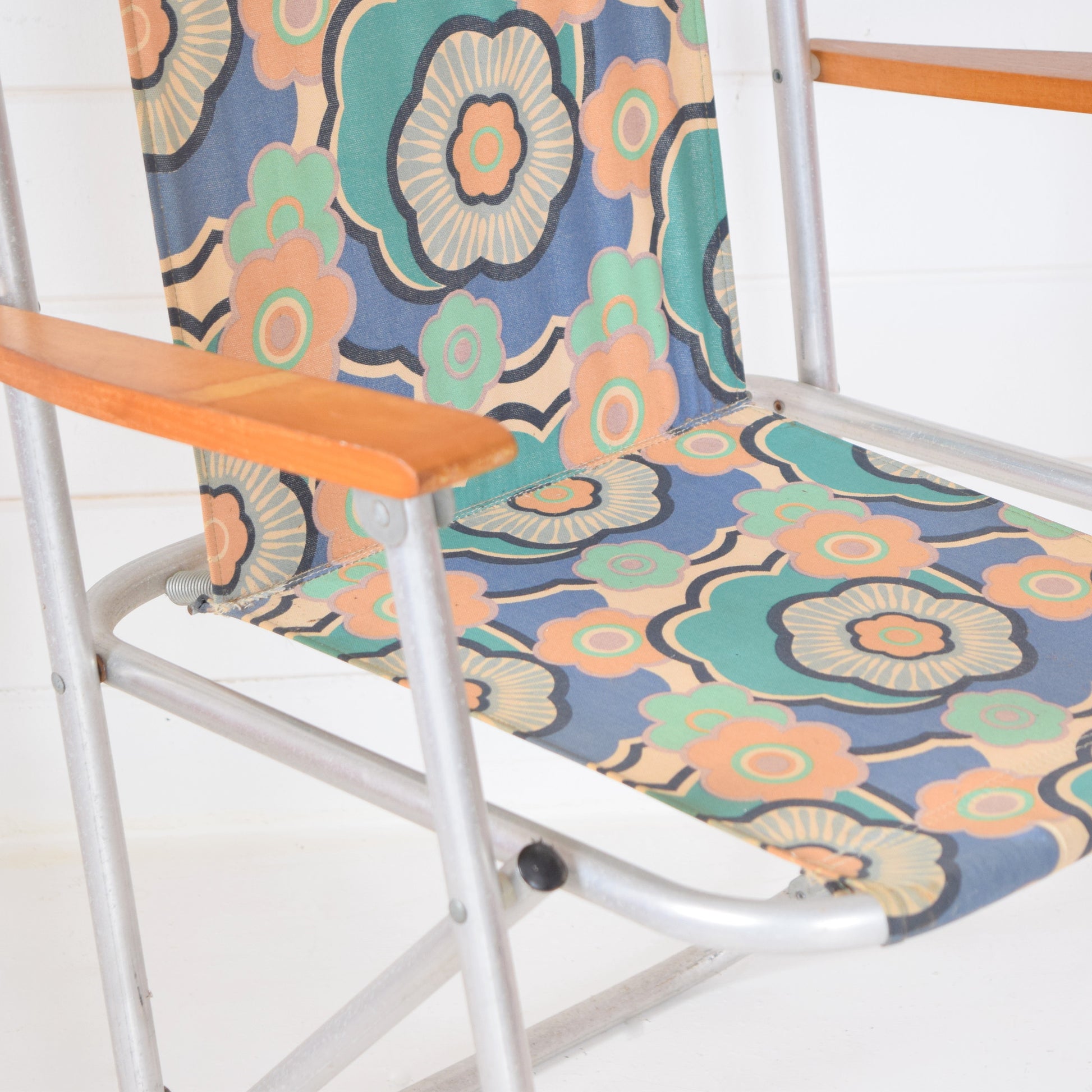Vintage 1960s Garden Chair - Flower Power Design, Blue, Pale Pink detail