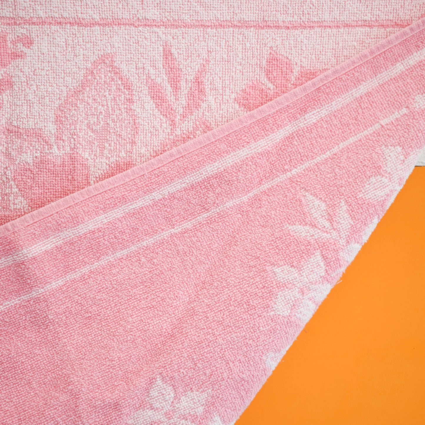 Vintage 1970s Cotton Towel Set- Pink