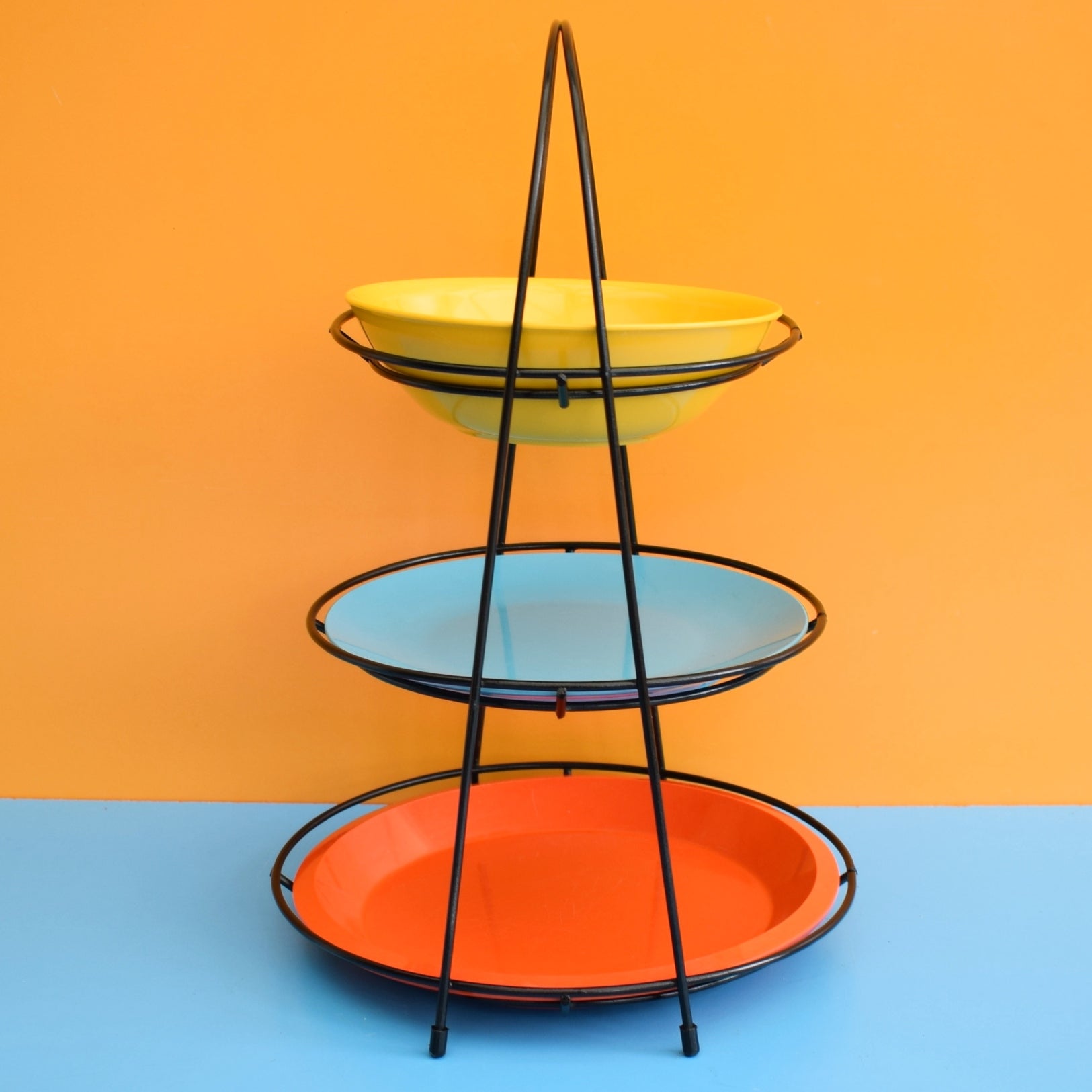 Vintage 1960s Atomic Nibble Stand by Vintage