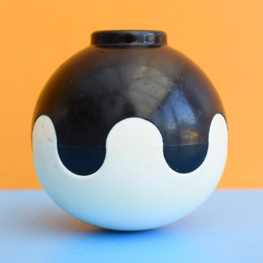 Vintage 1960s Plastic Pen Holder - Black / White by Pineapple Retro