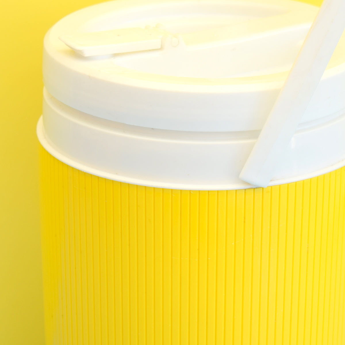 Vintage 1970s American plastic Drinks Dispenser - Yellow