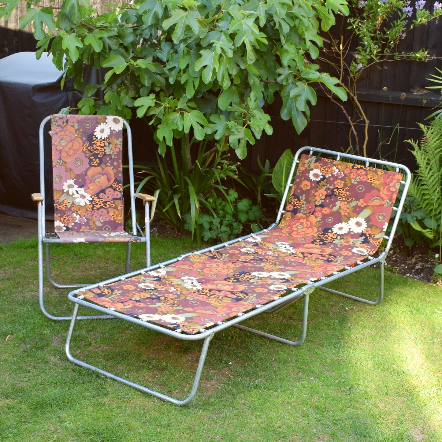 Vintage 1970s Sun Lounger / Chair- Brown Flower