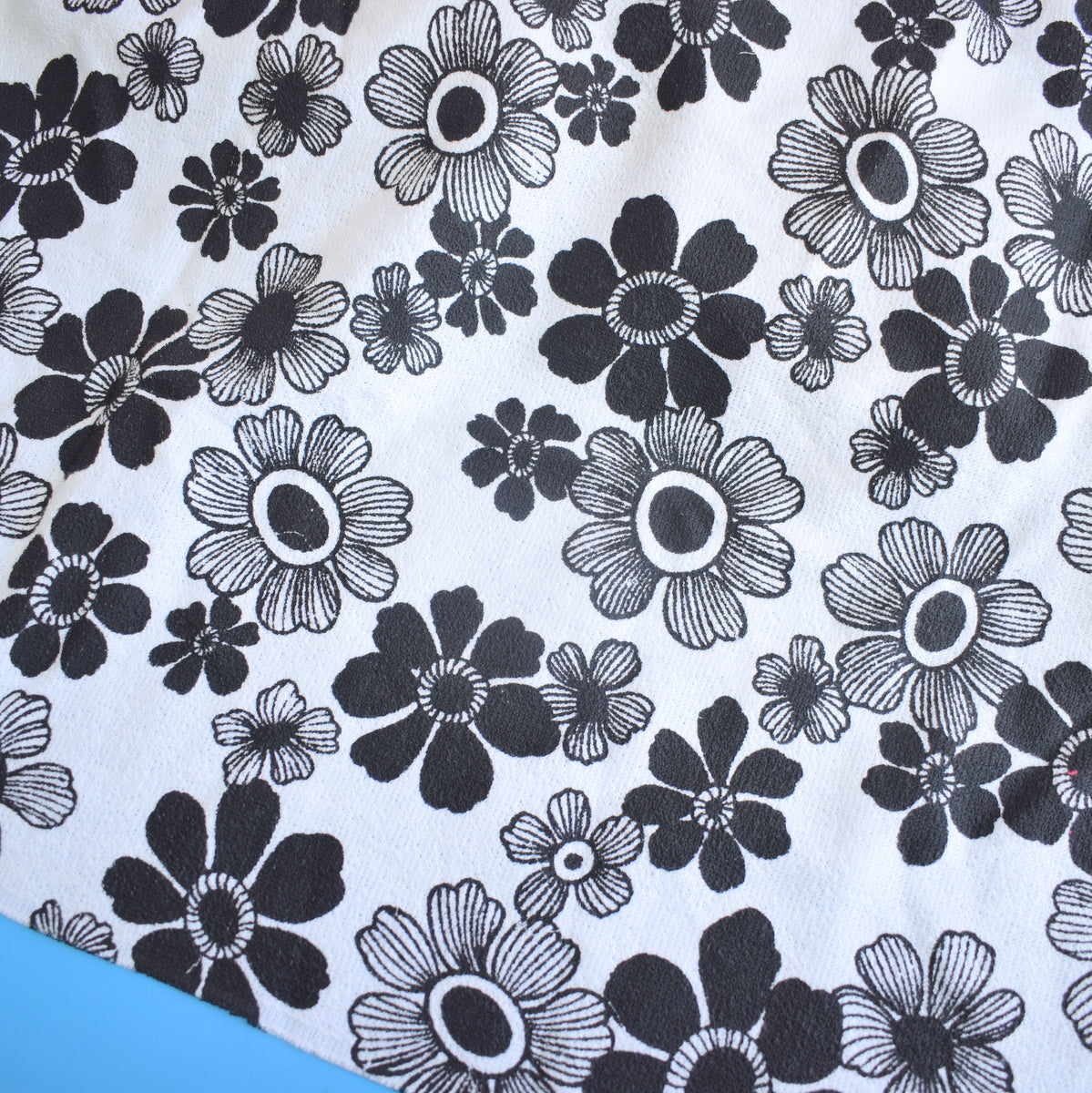 Vintage 1960s Towelling Fabric - Pink Flower Power Or Monochrome