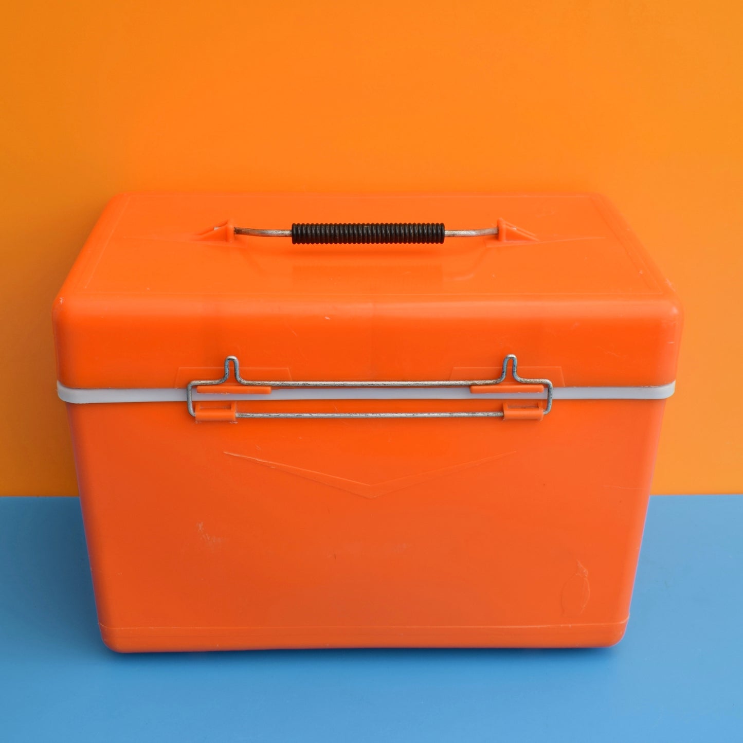 Vintage 1960s Plastic Hard Cool box - Orange