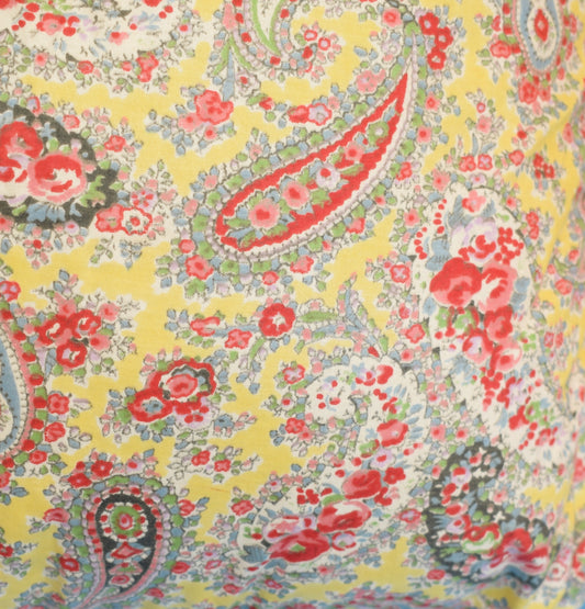 Vintage 1950s Pretty Eiderdown - Paisley by Vintage