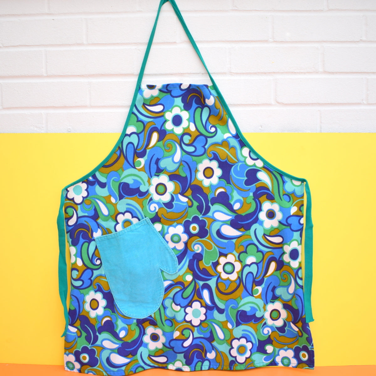 Vintage 1960s Psychedelic / Flower Power Full Apron - Blue & Green