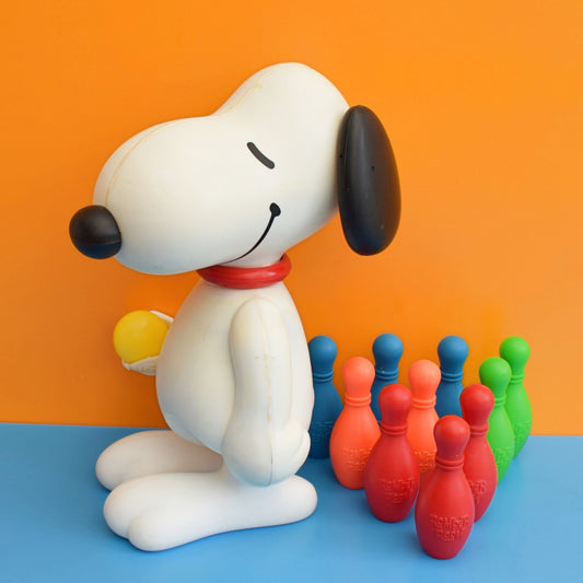 Vintage 1970s Giant Bowling Snoopy With skittles / Ball by Vintage