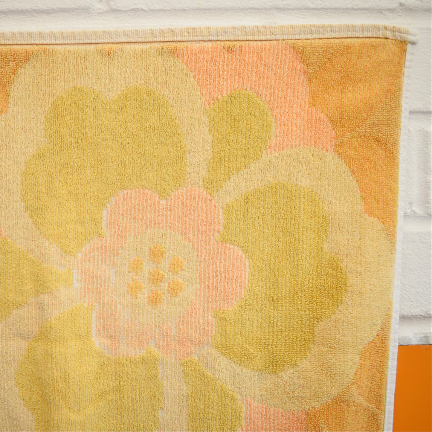 Vintage 1960s Cotton Towel Set - Flower Power