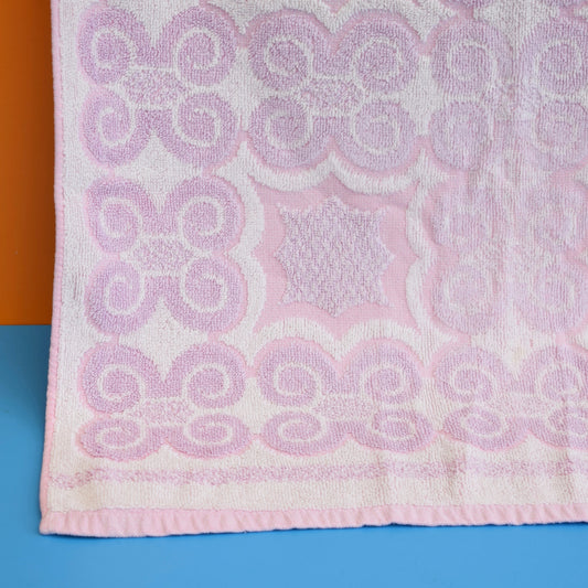 Vintage 1970s Cotton Bath Towel - Lilac by Pineapple Retro