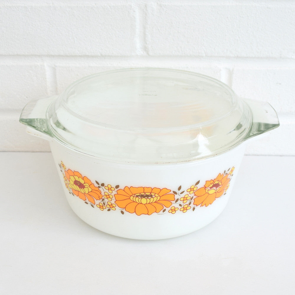 Pyrex Large Round Casserole With Lid - Orange Flower Power Pattern