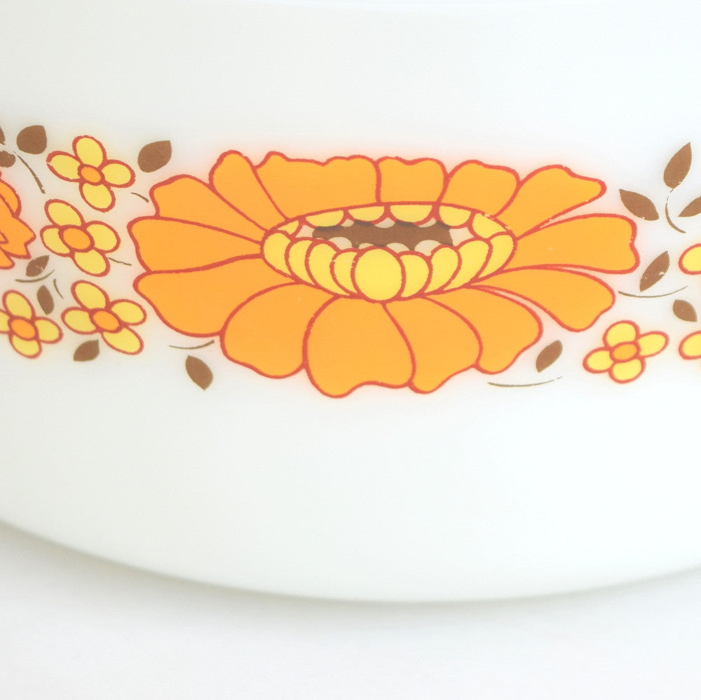 Pyrex Large Round Casserole With Lid - Orange Flower Power Pattern