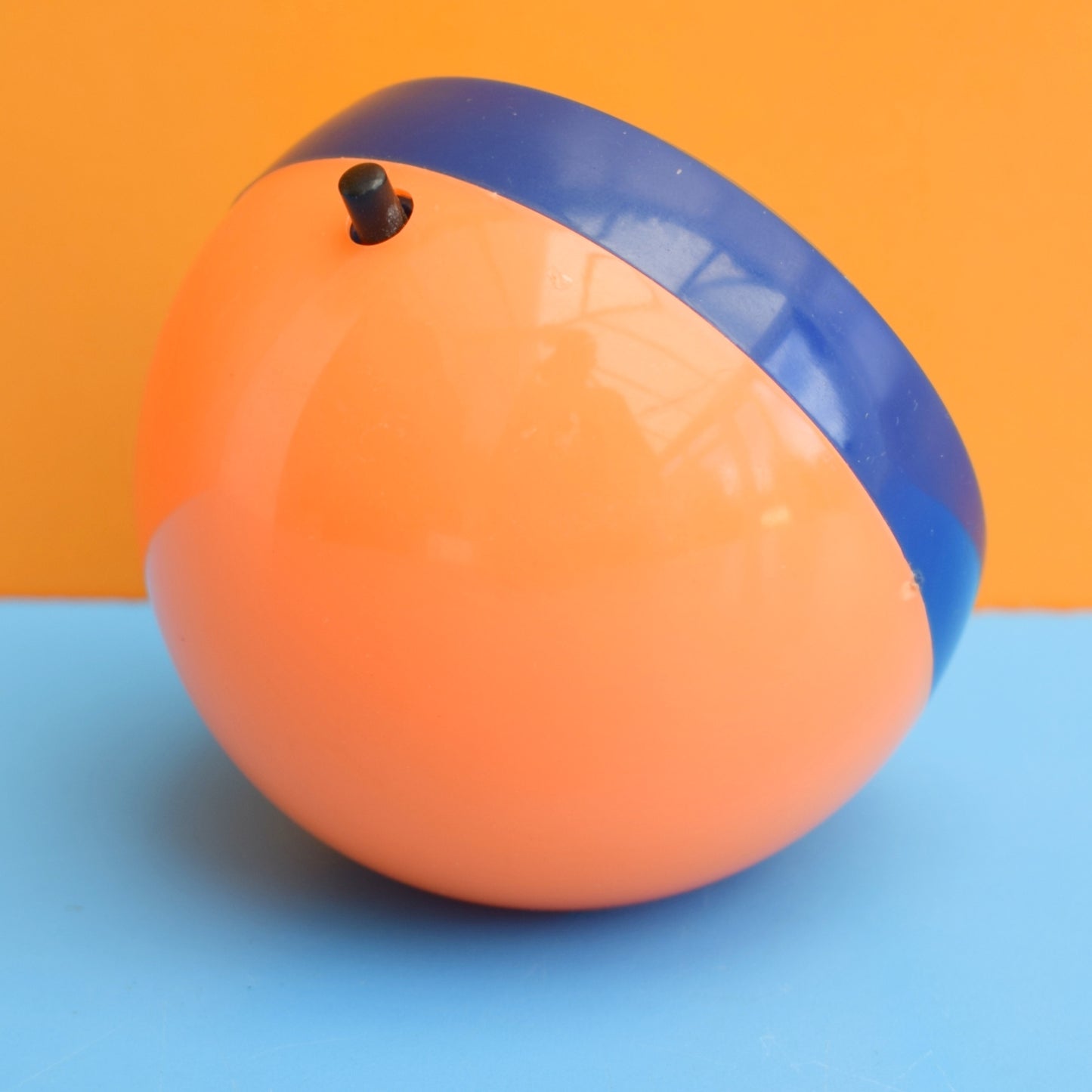Vintage 1970s Flip Over Plastic Ball Calendar