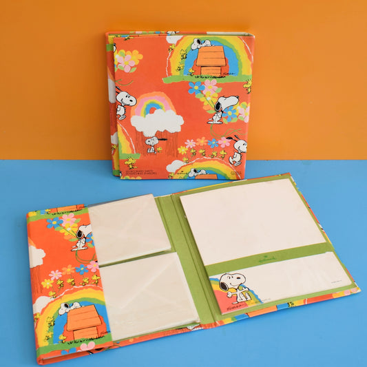 Vintage 1970s Snoopy Writing Paper Set by Vintage