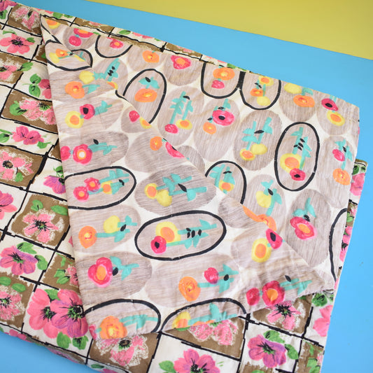 Vintage 1950s Cotton Fabric Quilt / Eiderdown - Flowers (Reversible)
