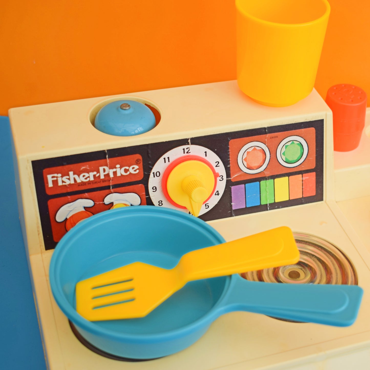 Vintage 1980s Plastic Fisher Price Cooker & Bits Pineapple Retro