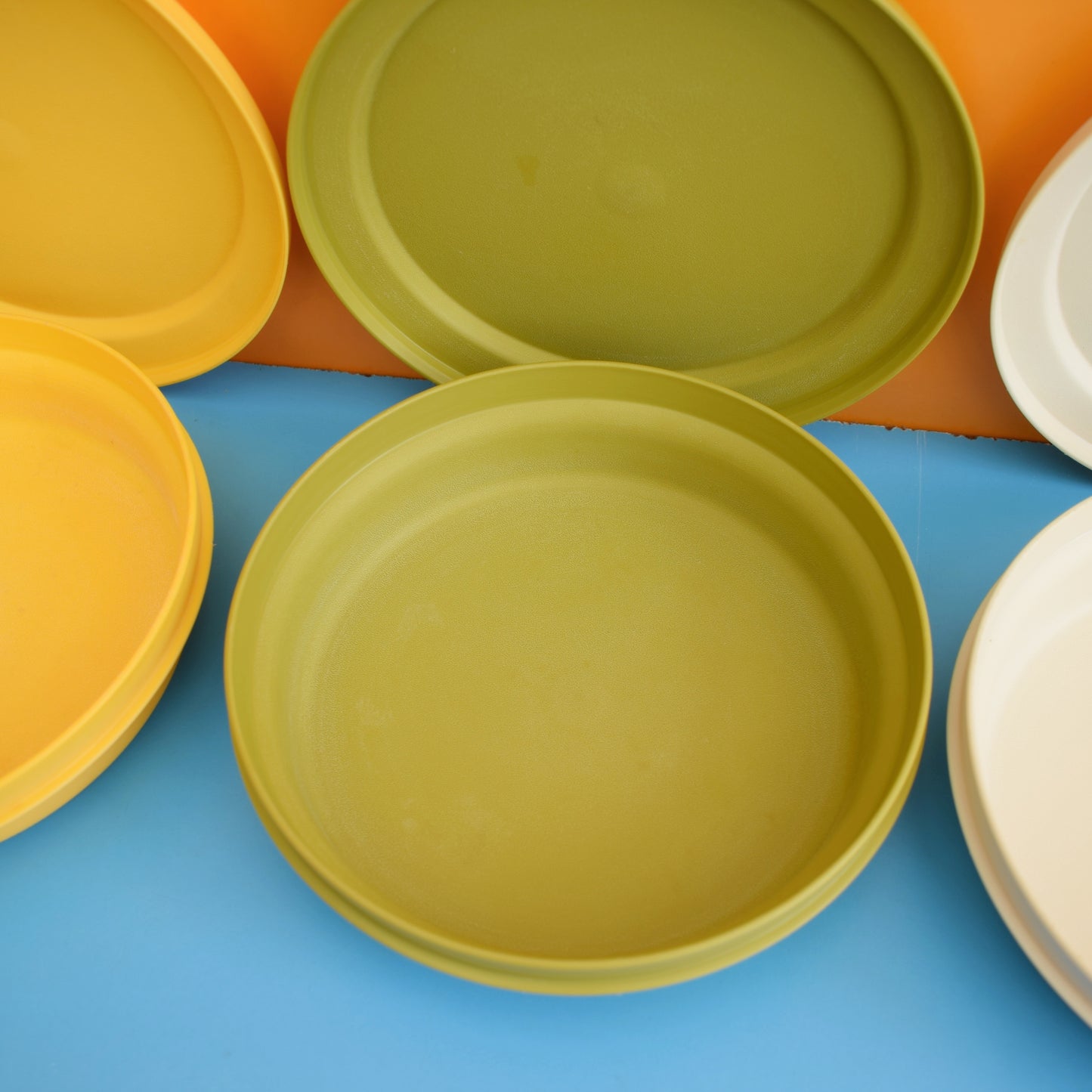 Vintage 1970s Tupperware Bowls/ Plates / Containers
