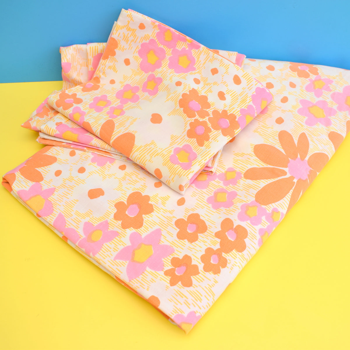 Vintage 1960s Double Sheet & Pillow Cases - Bold Flower Power - Pink & Orange