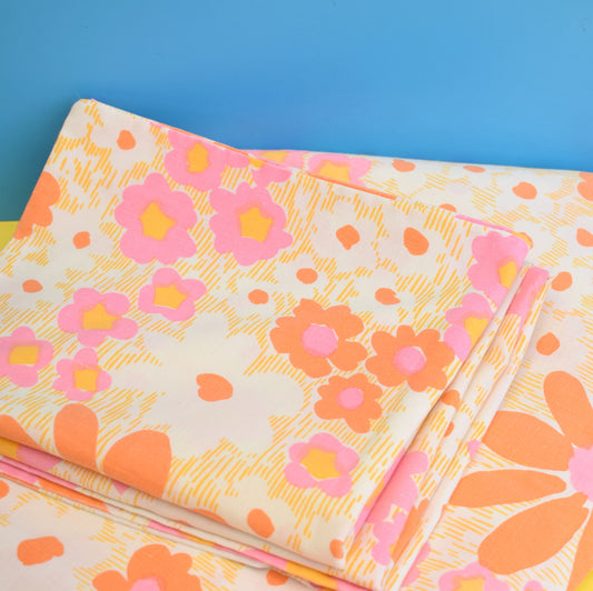 Vintage 1960s Double Sheet & Pillow Cases - Bold Flower Power - Pink & Orange