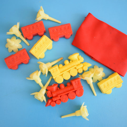Vintage 1960s Plastic Cake Decorating Bits . by Pineapple Retro