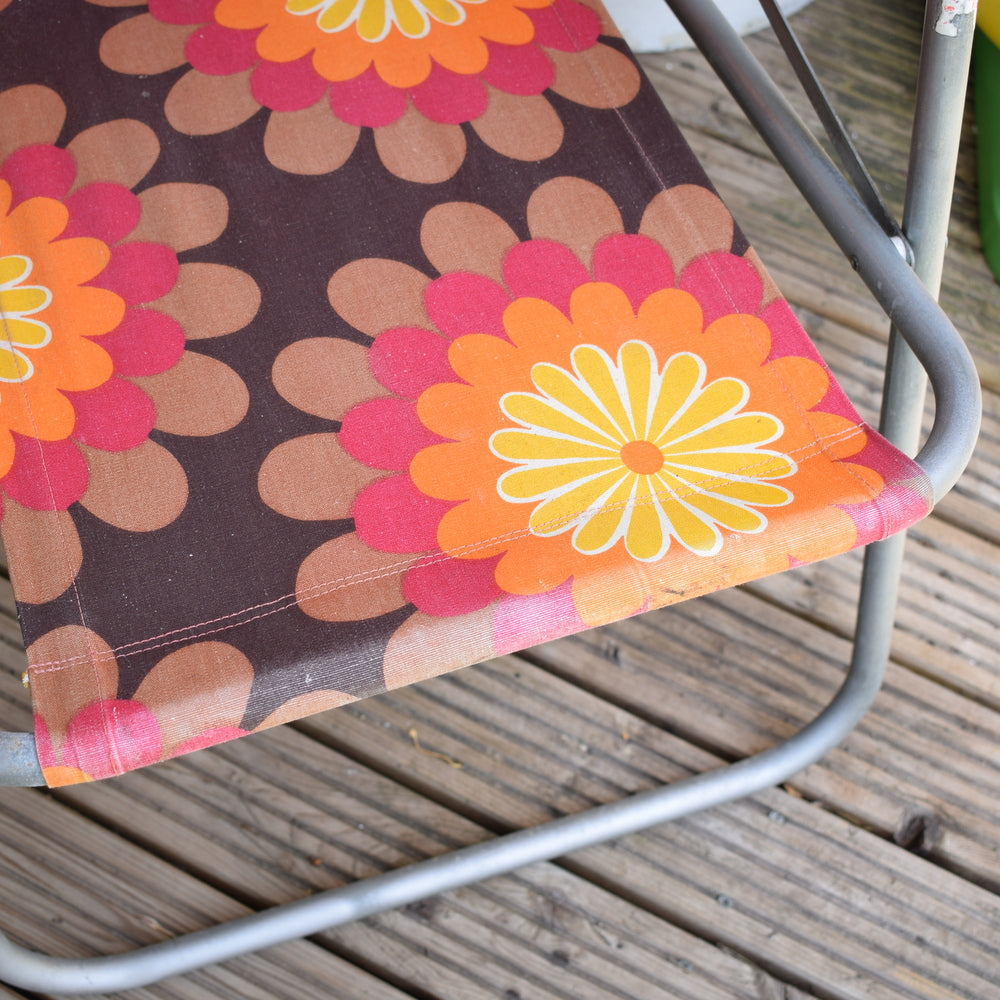 Vintage 1960s Folding Garden Chair / Windbreak - Flower Stripes- Orange