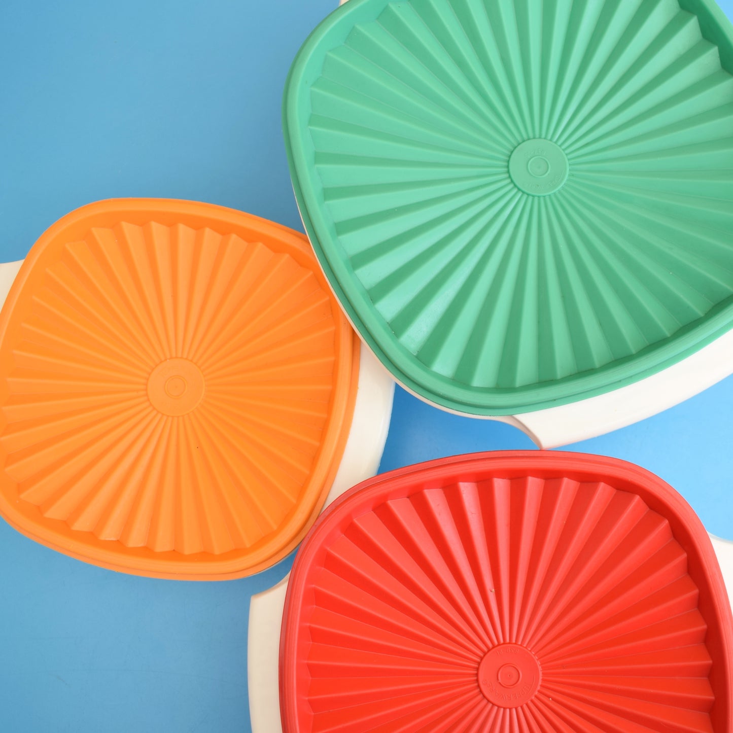 Vintage 1970s Tupperware Fan Top Tubs