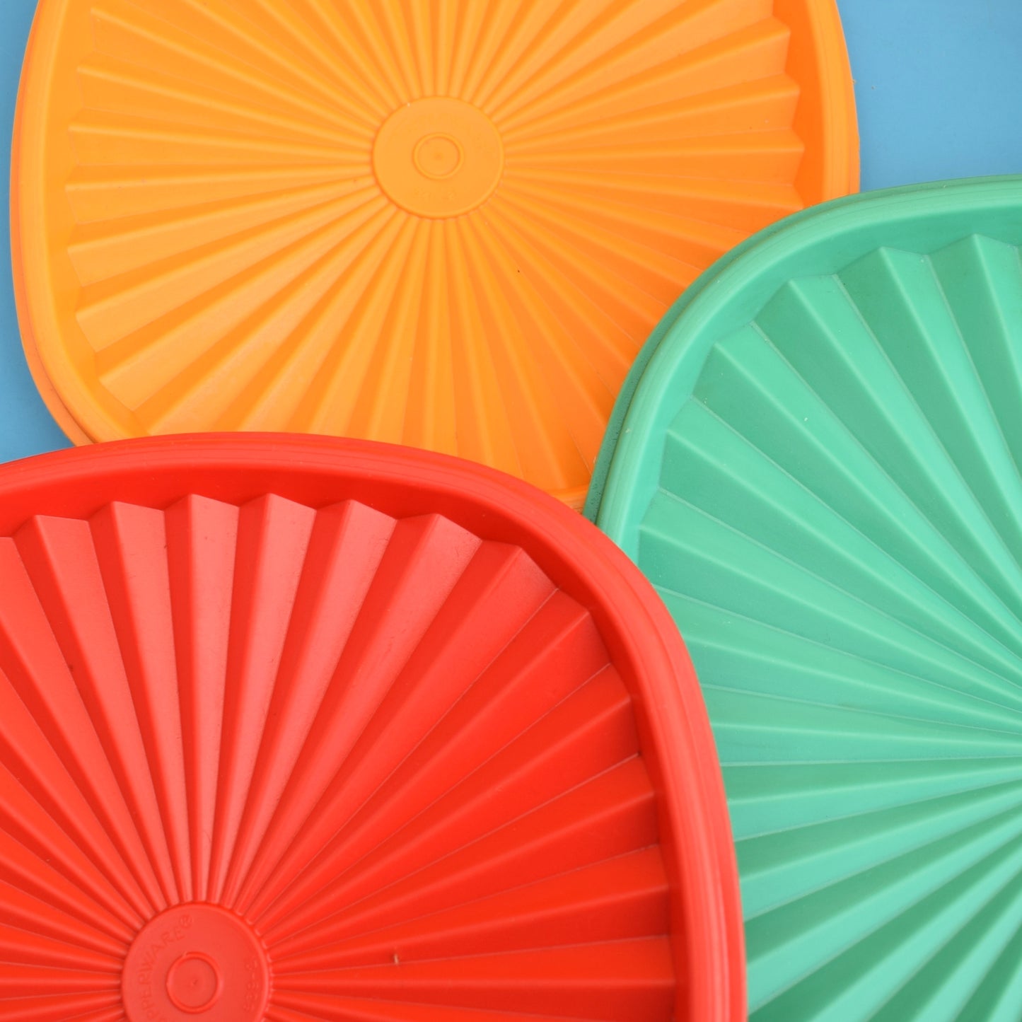 Vintage 1970s Tupperware Fan Top Tubs