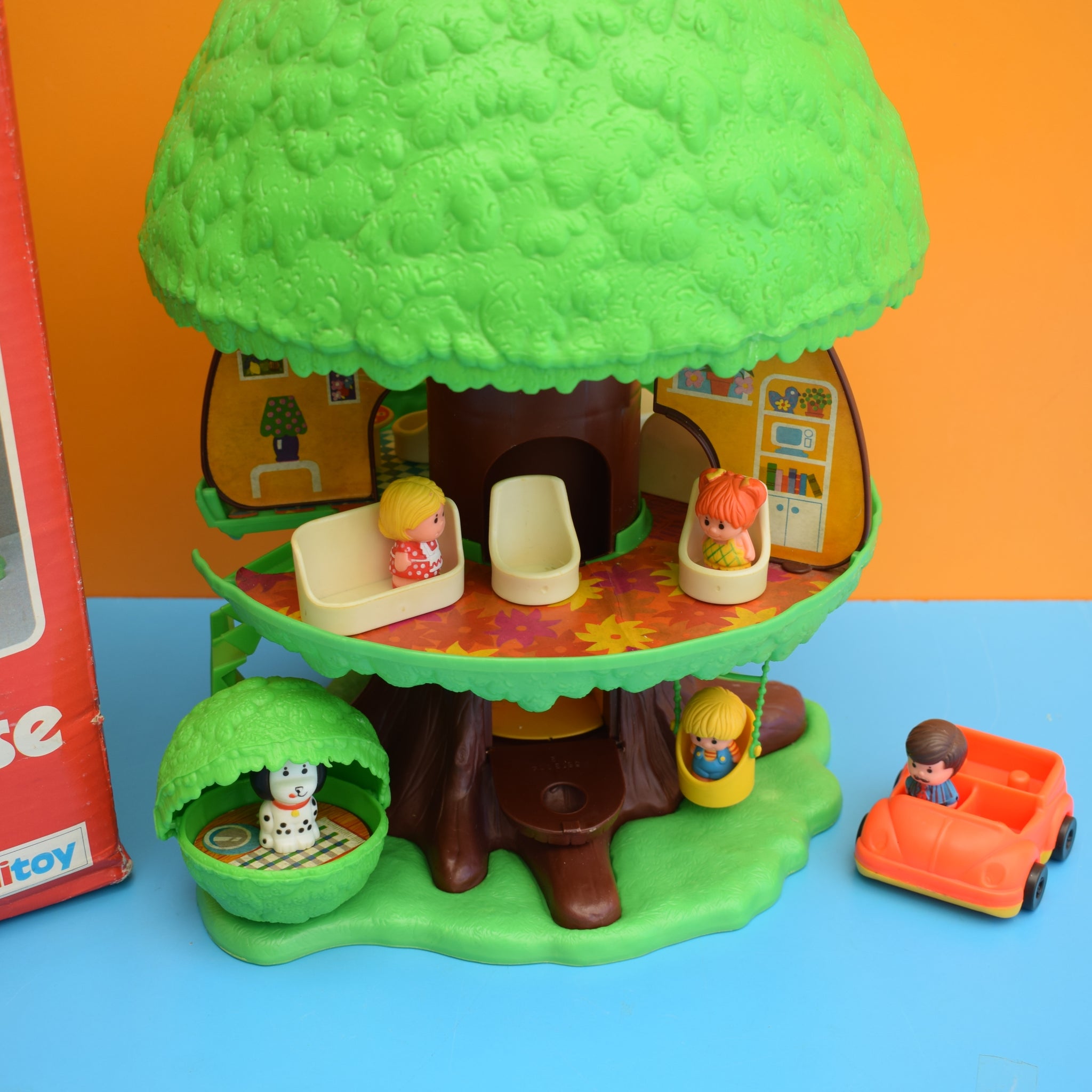 Vintage 1980s Boxed Palitoy Family Tree House – Pineapple Retro