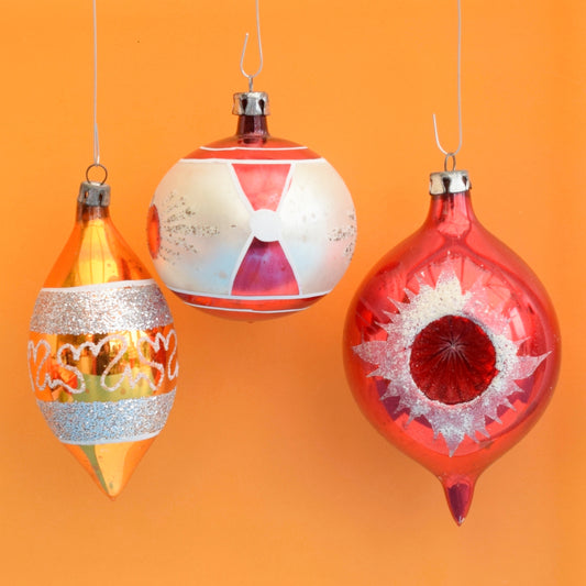 Vintage 1960/70s Glass Christmas Baubles - Gold/ Red
