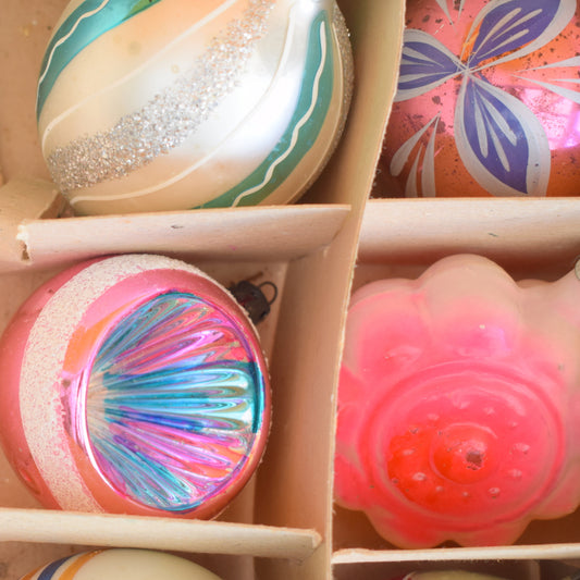 Vintage 1950s Glass Christmas Bauble / Decorations - Medium - Pink