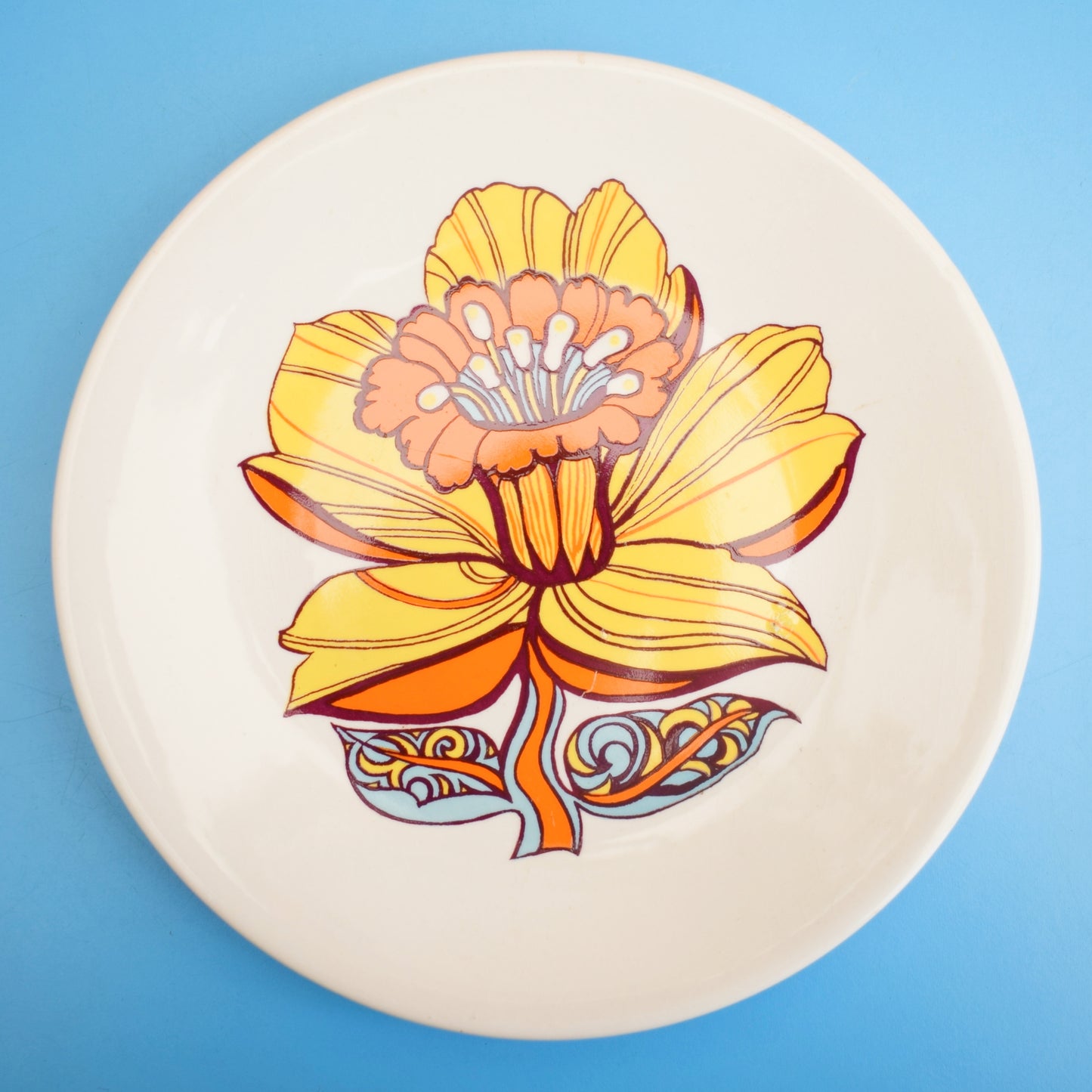 Vintage 1970s Flower Power Plates - Washington Pottery