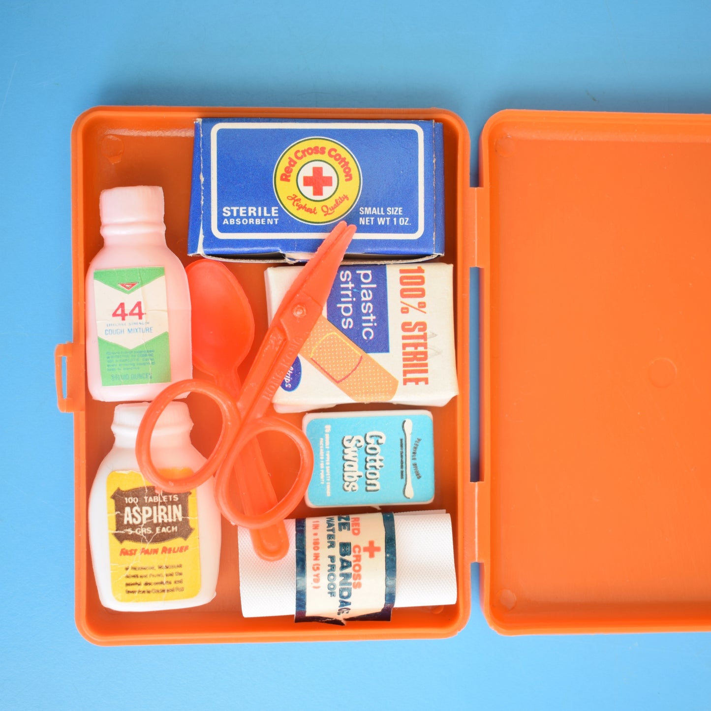 Vintage 1970s Dolls PLastic First Aid Kit