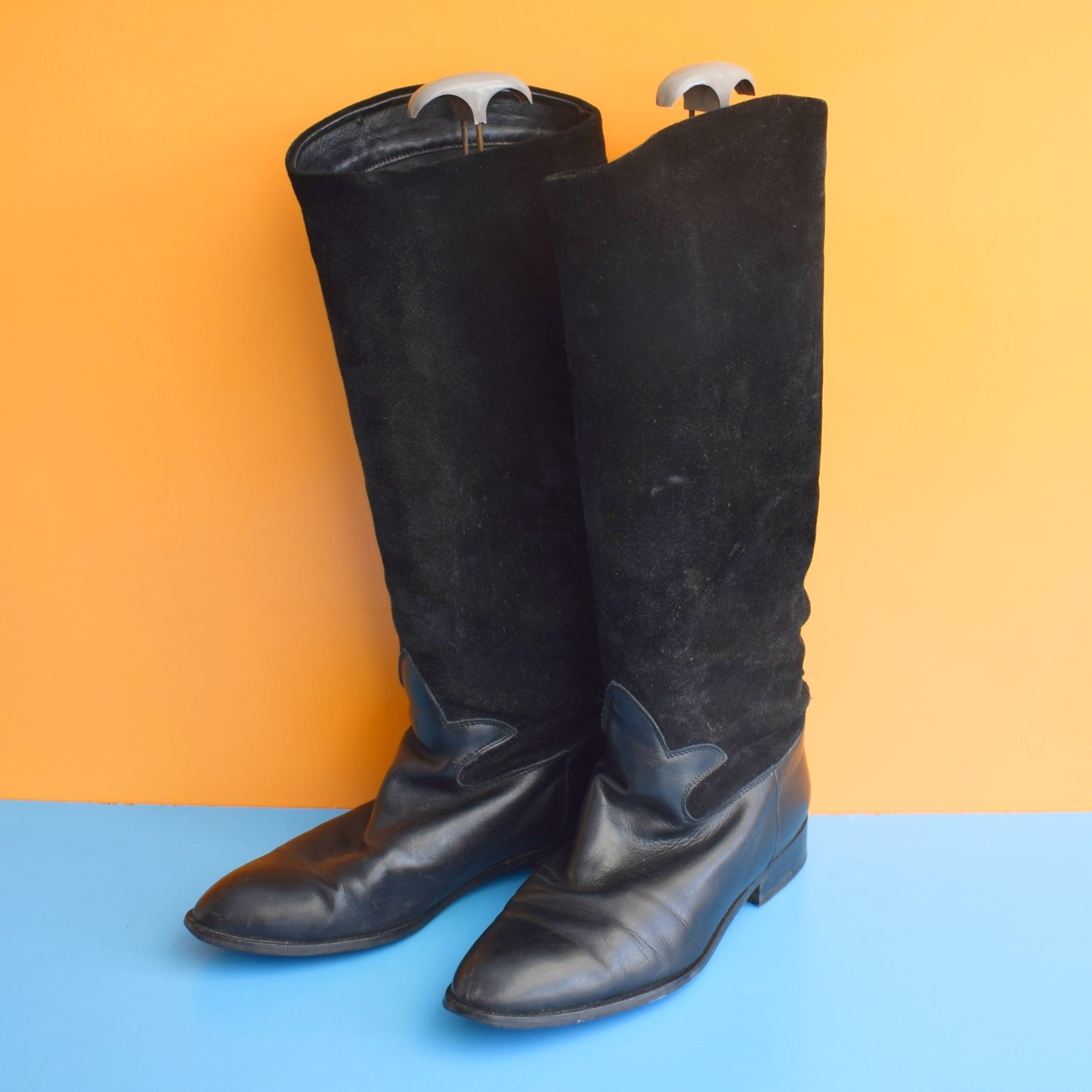 Vintage 1980s Italian Suede Boots - Black - Sz 9 by Vintage