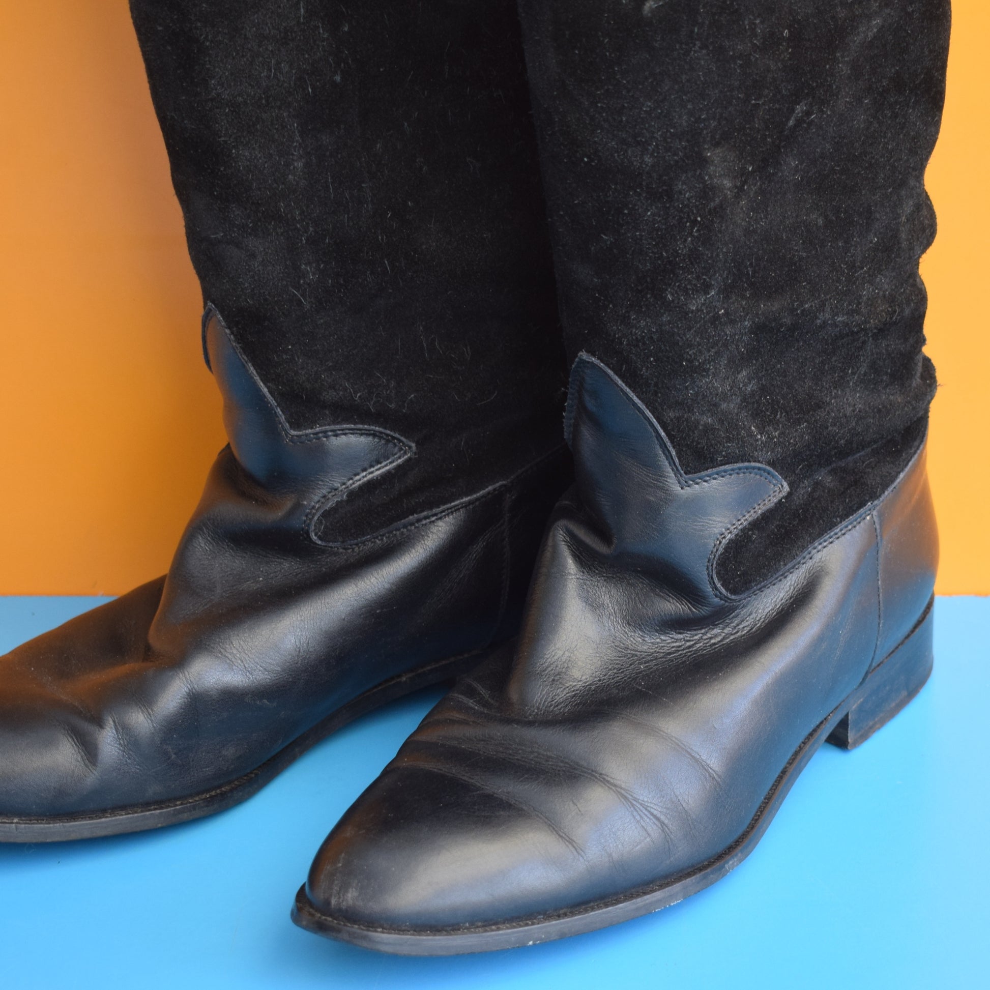 Vintage 1980s Italian Suede Boots - Black - Sz 9 by Vintage