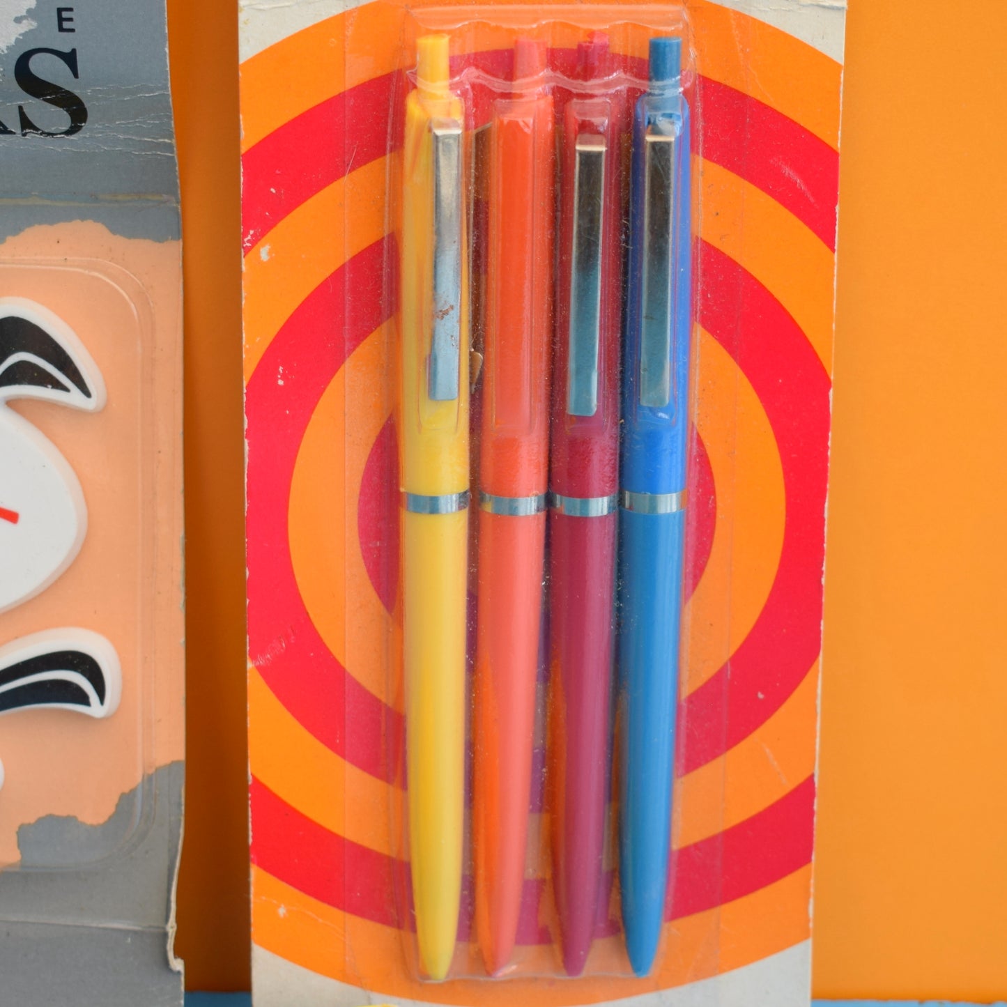 Vintage 1980s Plastic stationary / Hook - NOS