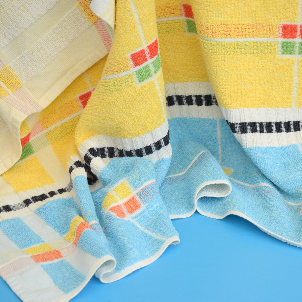 Vintage 1950s Cotton Bath Towel - Checks / Stripes