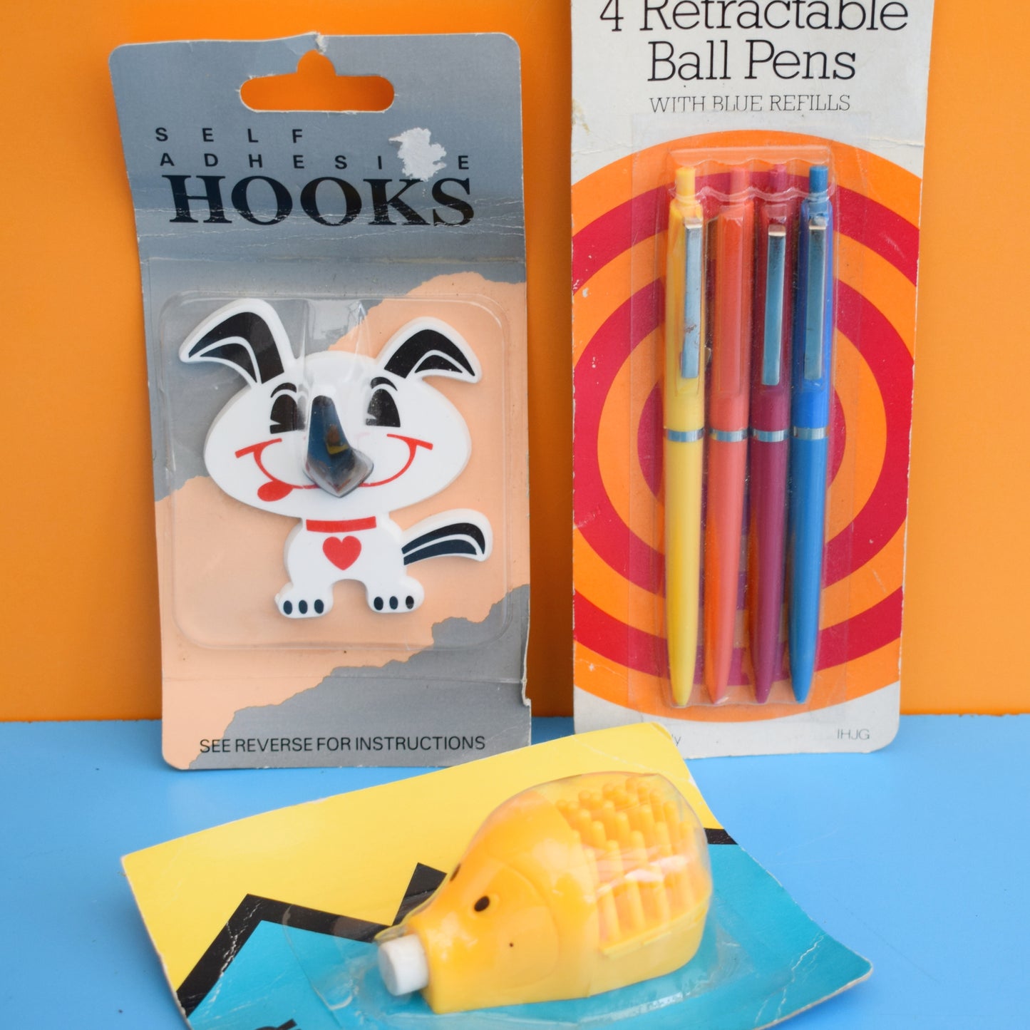 Vintage 1980s Plastic stationary / Hook - NOS