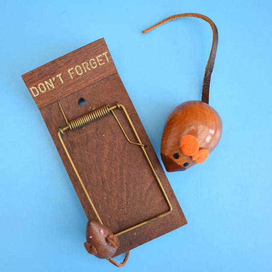 Vintage 1970s Cute Wooden Mouse Memo Clip / Figure by Vintage