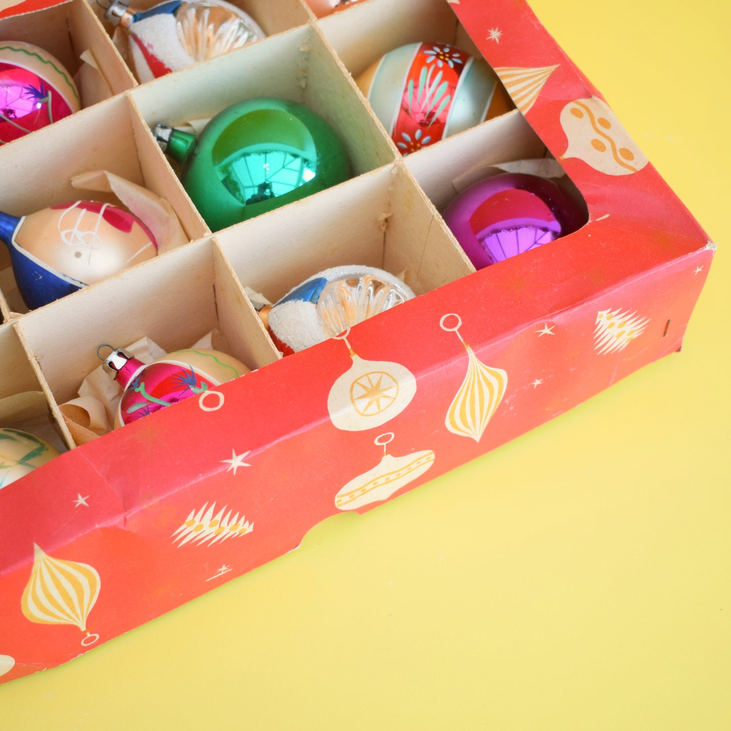 Vintage 1960s Glass Christmas Baubles - 12 Medium ..