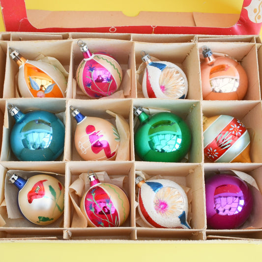 Vintage 1960s Glass Christmas Baubles - 12 Medium ..