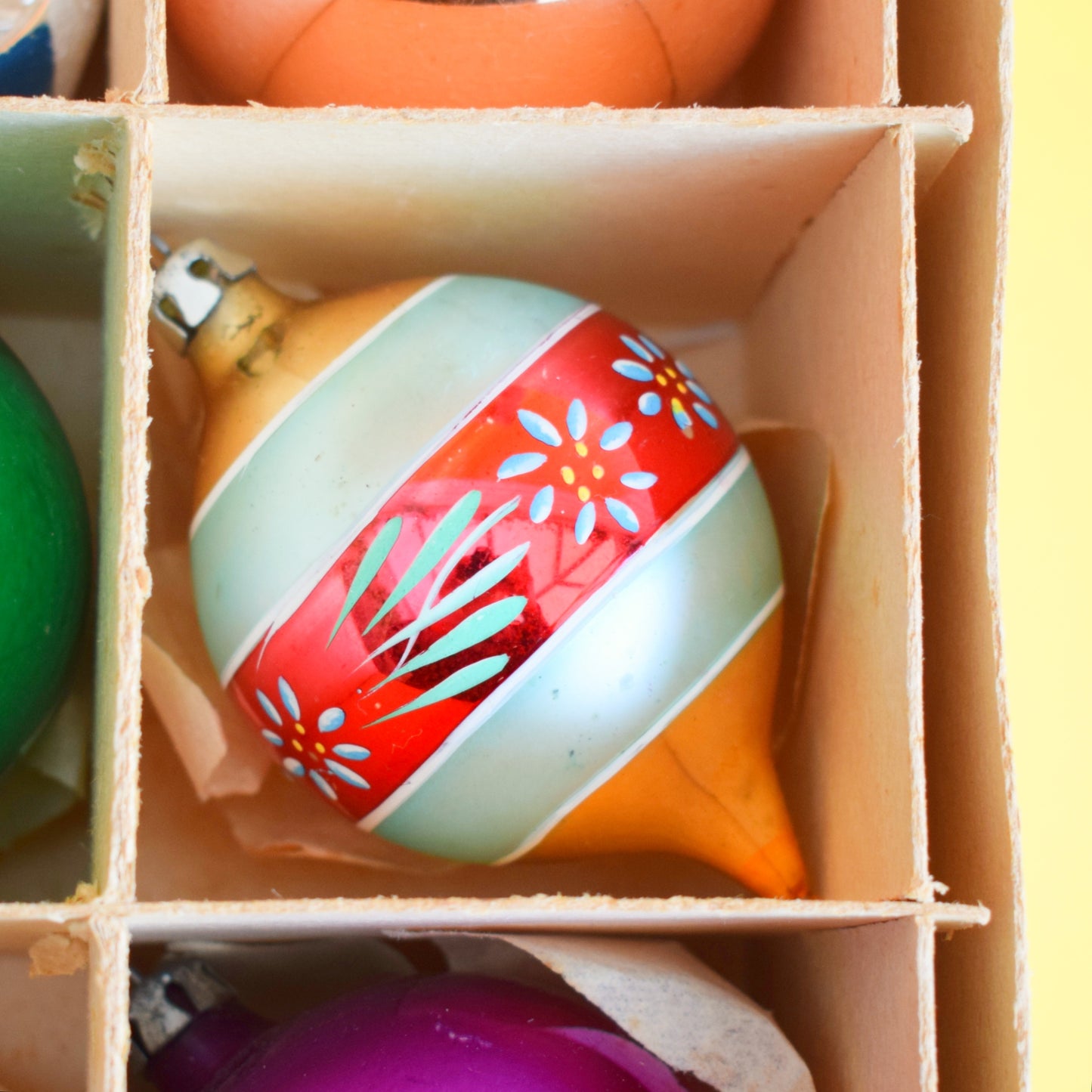 Vintage 1960s Glass Christmas Baubles - 12 Medium ..