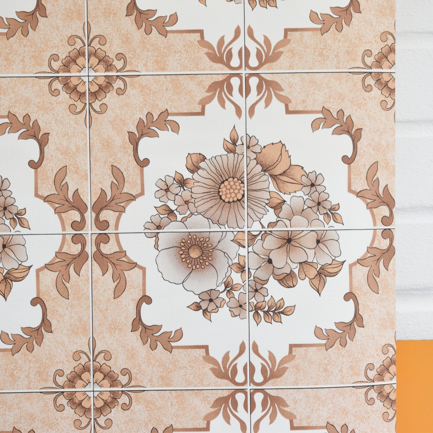 Vintage 1970s Geometric Flower Power Wallpaper - Brown