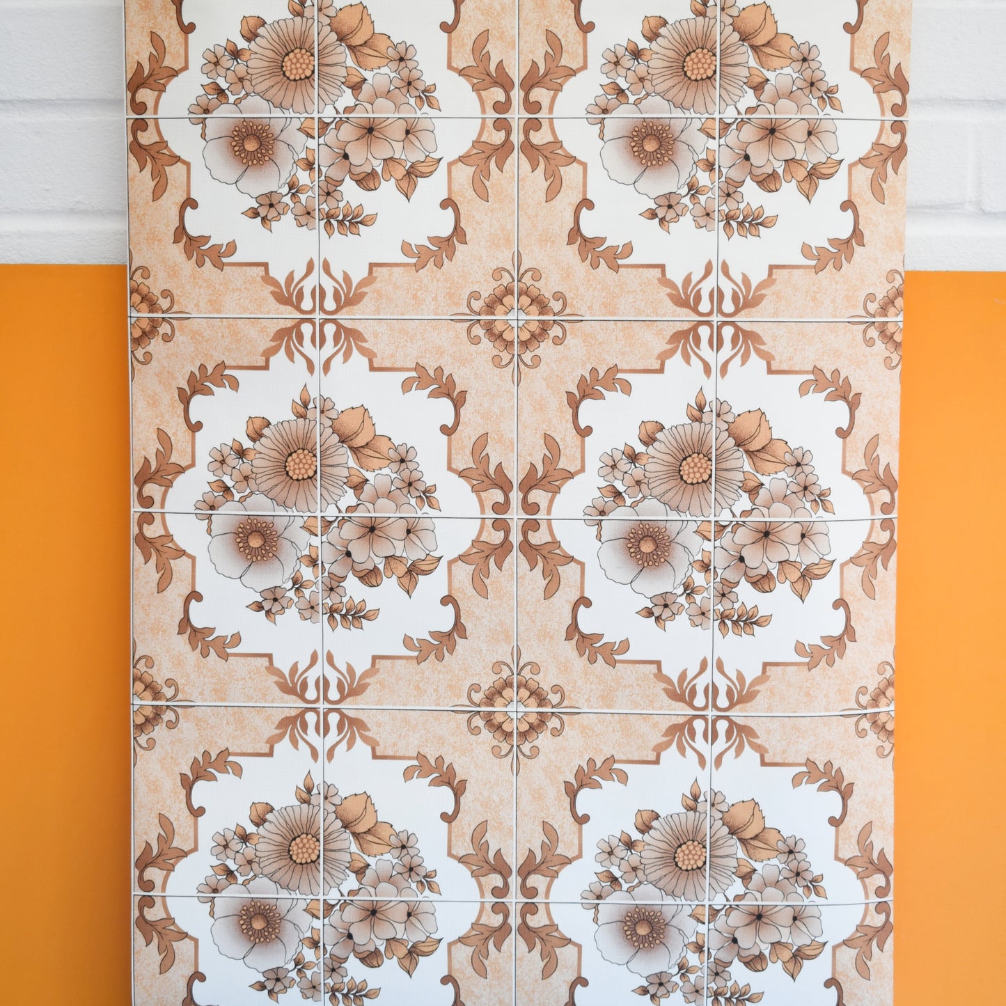 Vintage 1970s Geometric Flower Power Wallpaper - Brown